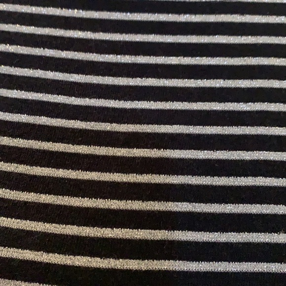 NWT: Vineyard Vines Top - Picture 5 of 10